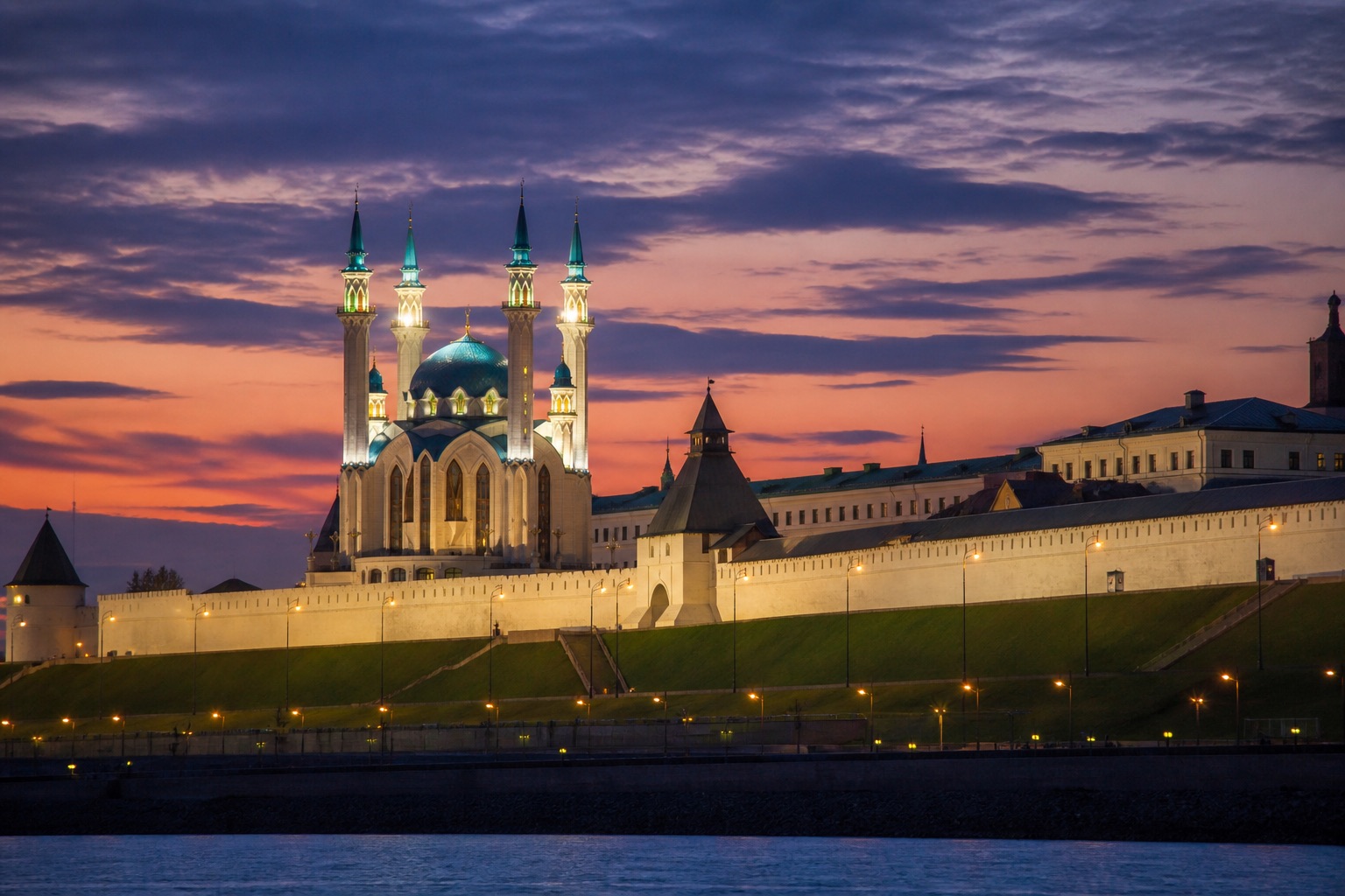 Вечерняя подсветка Казанского кремля