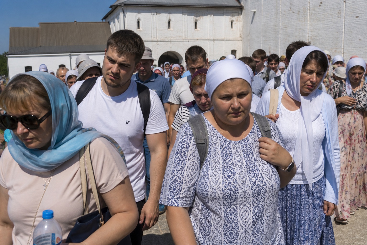 Спешка на монастырской территории