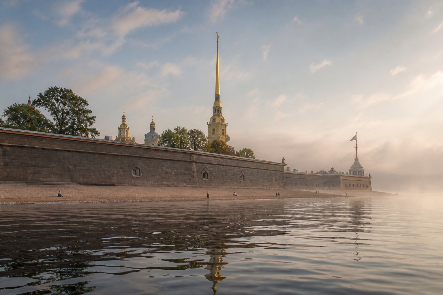 Петропавловская крепость на рассвете