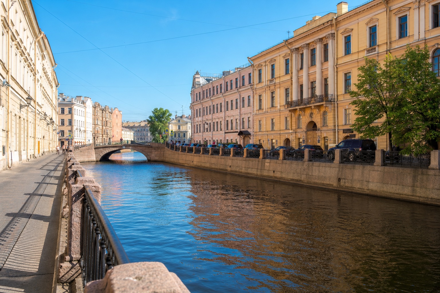 Прогулка вдоль каналов Петербурга