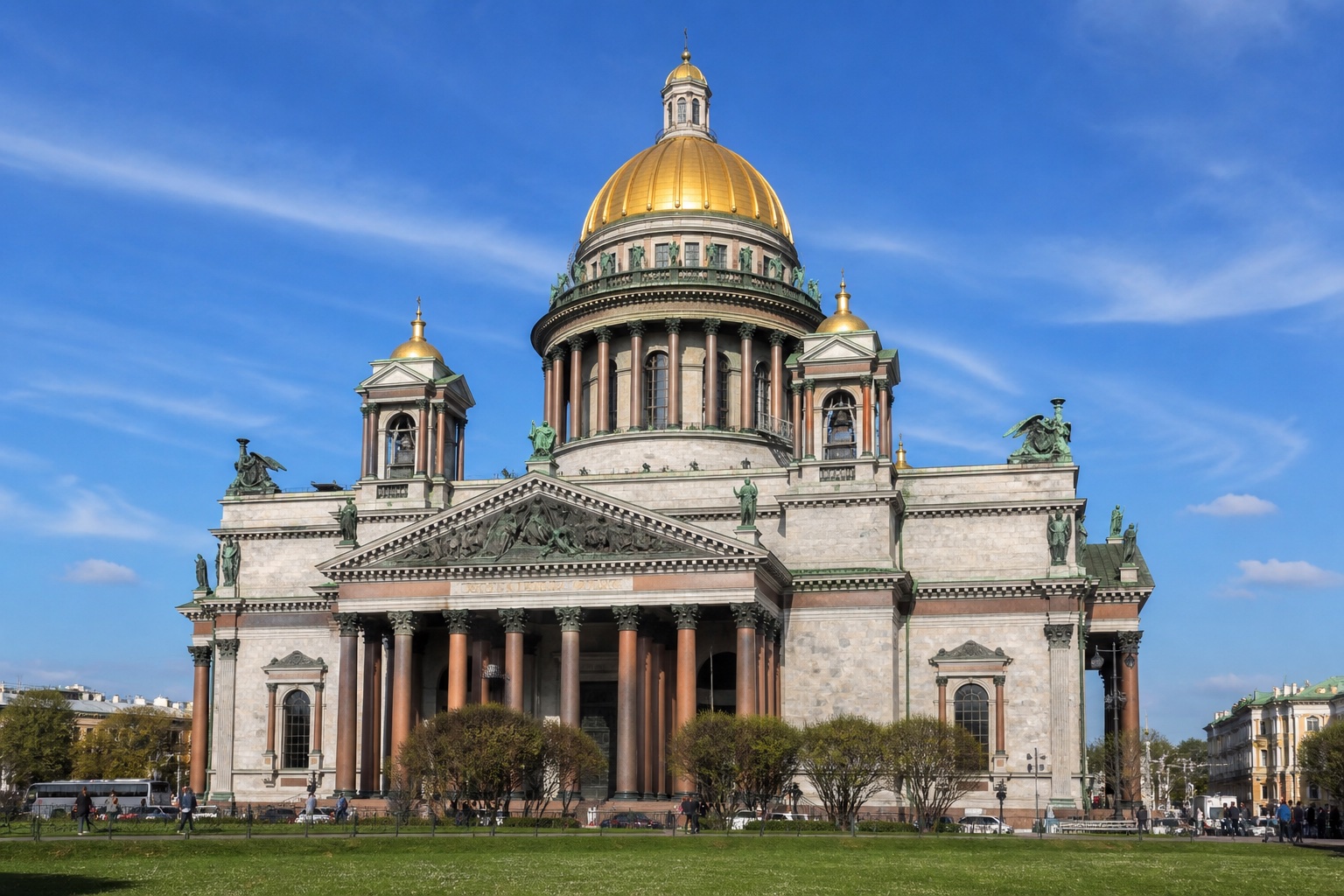 Исаакиевский собор снаружи