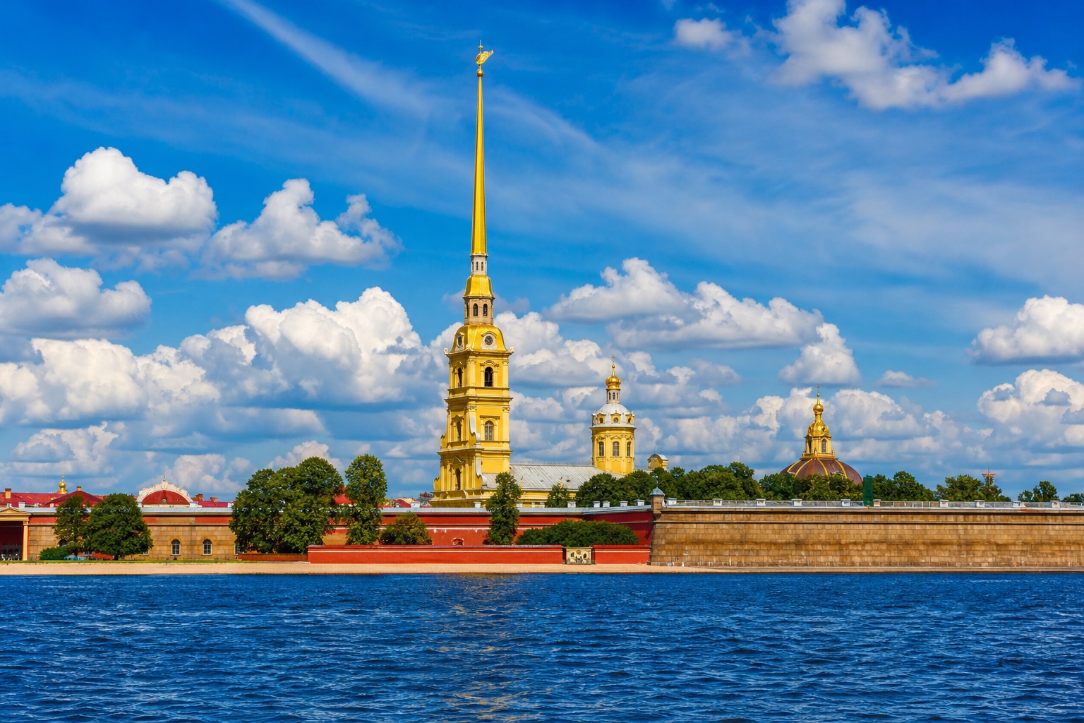 Петропавловская крепость над Невой