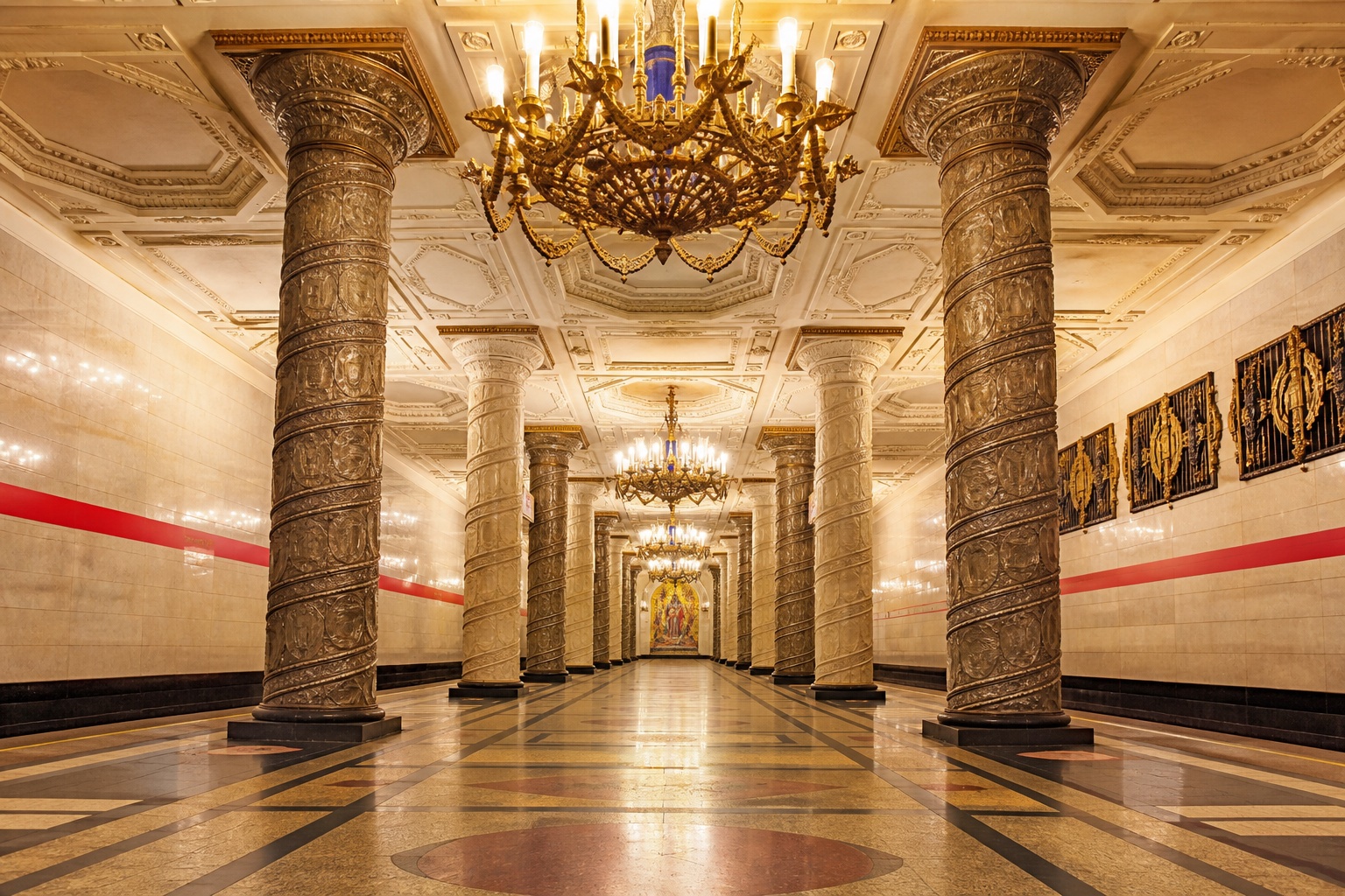 Станция петербургского метро