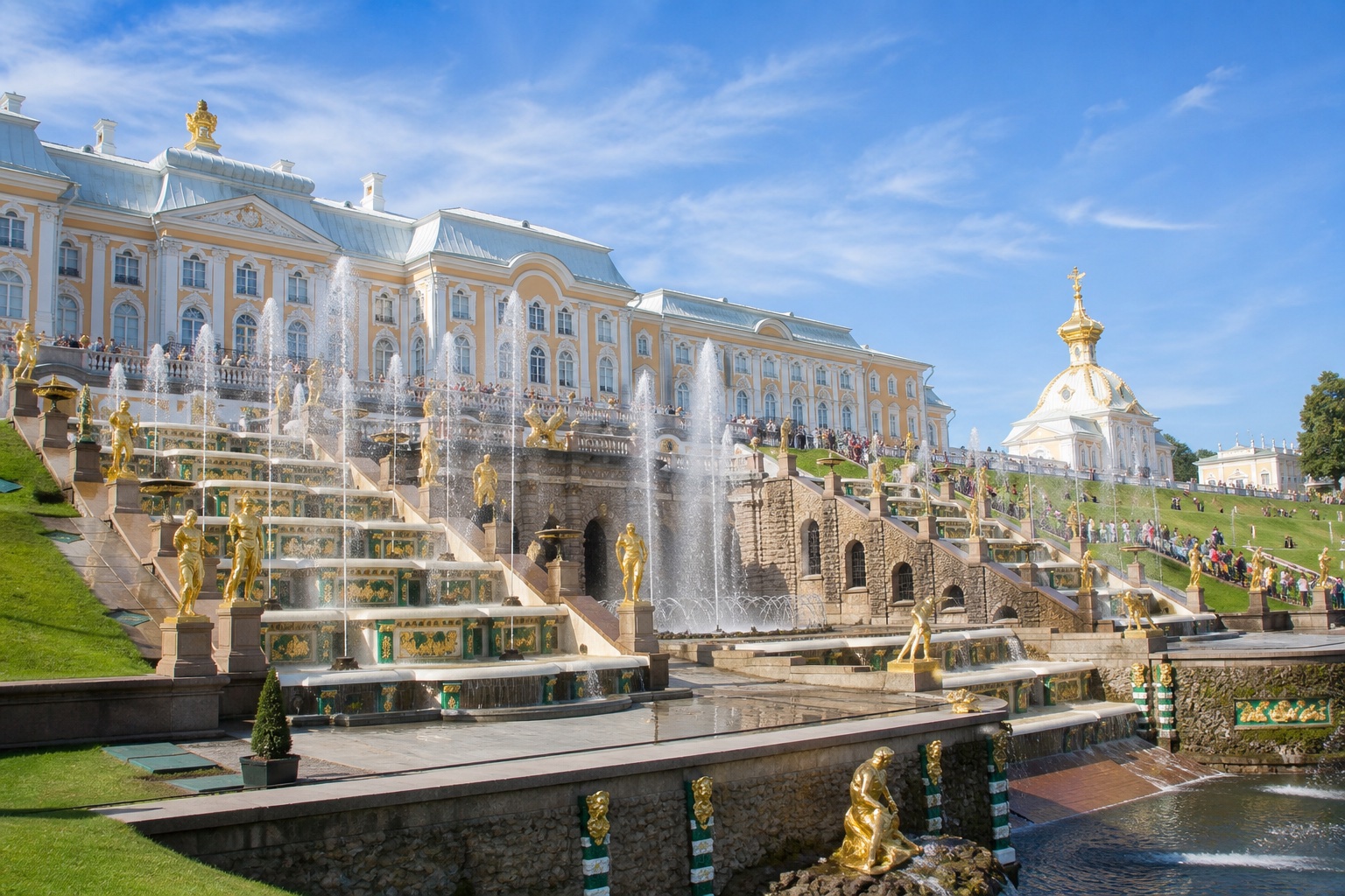 Большой каскад фонтанов в Петергофе