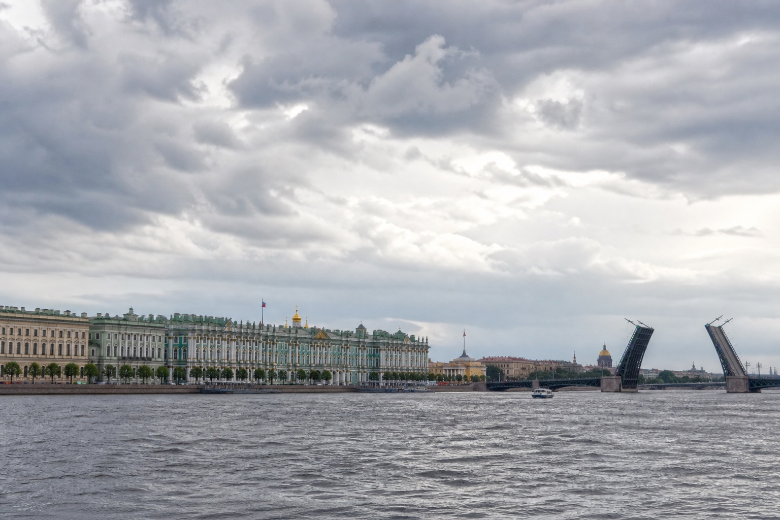 Крепость и Нева