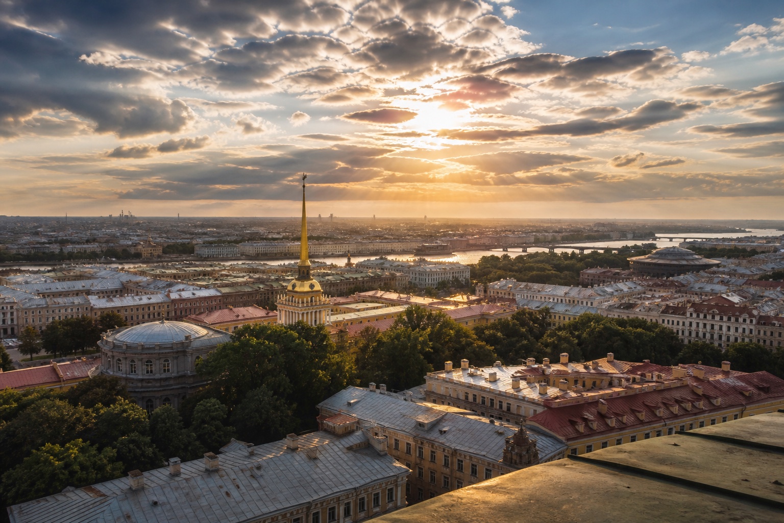 Панорама исторического центра Санкт-Петербурга с высоты